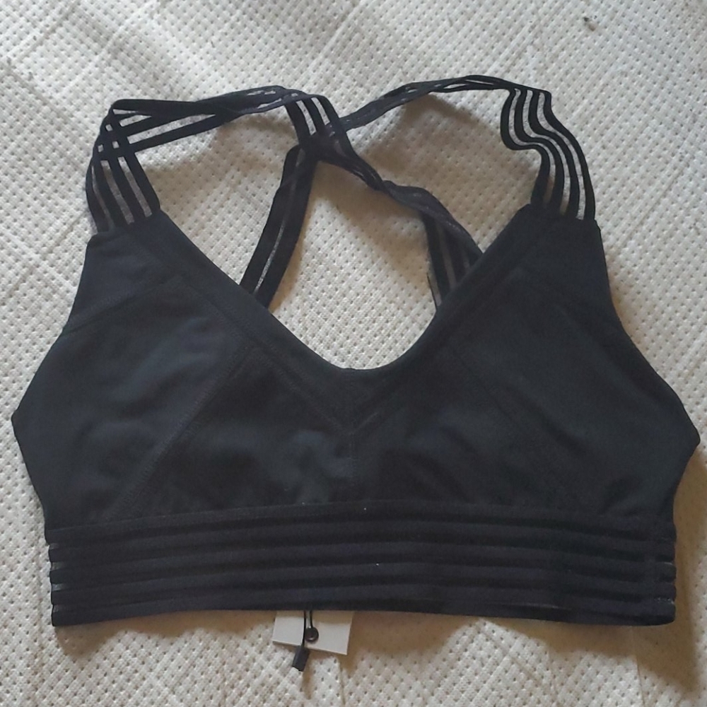 Black sports bra